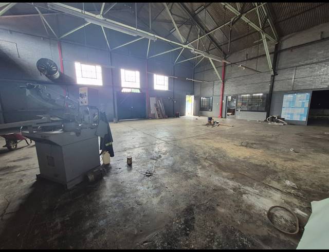 400M² WAREHOUSE TO LET IN LUIPAARDSVLEI